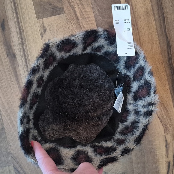 NWT Urban Outfitters Leopard Print Fuzzy Bucket Hat Animal Print  One Size - Picture 2 of 5